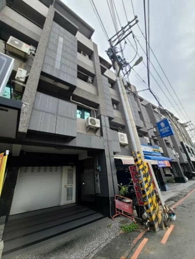 員工宿舍l九房大透天l台積電13分鐘l騎樓平車 - Image 1