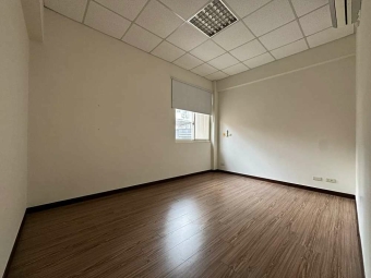 近小碧潭捷運全聯，綠意滿巷電梯三房付車位 - Image 18