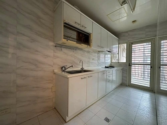 近小碧潭捷運全聯，綠意滿巷電梯三房付車位 - Image 15