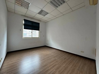 近小碧潭捷運全聯，綠意滿巷電梯三房付車位 - Image 17