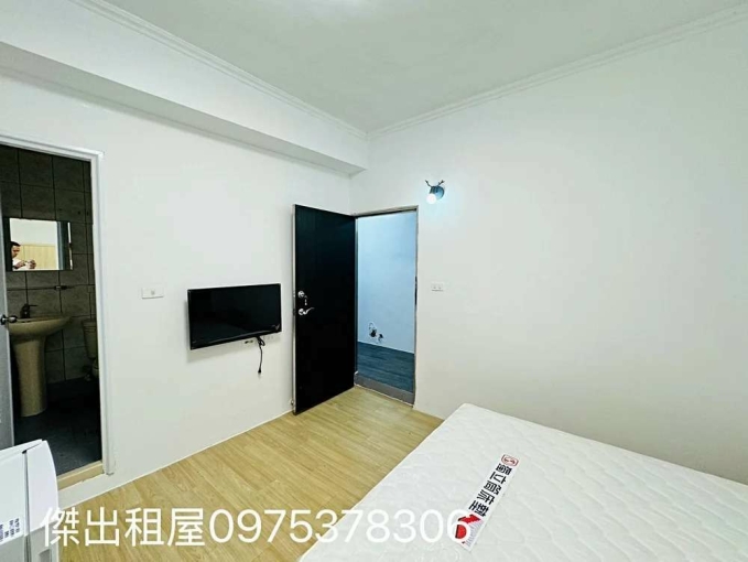 傑出租屋/夜市稀有萬元內,獨洗,可寵! - Image 4