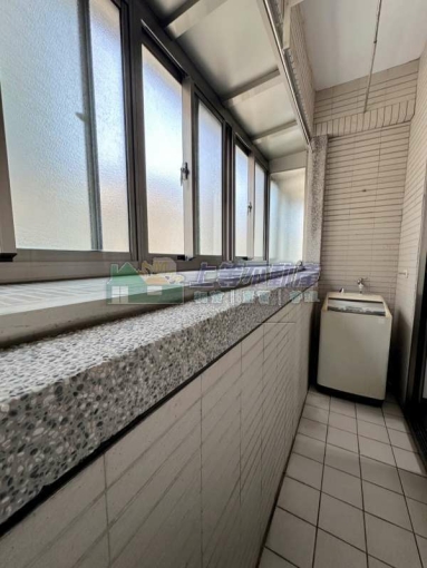 大魯閣光華商圈個人陽台洗衣機採光網路套房 - Image 4