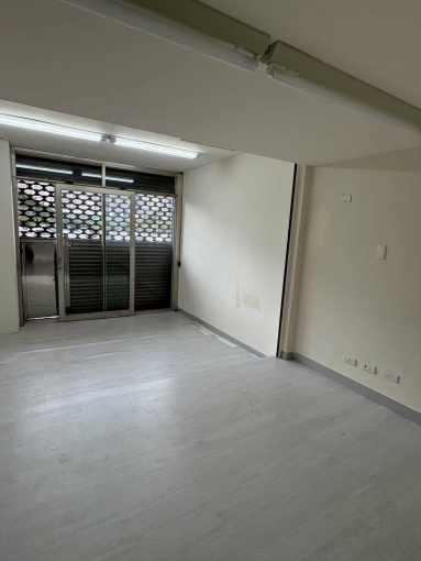 近亞東醫院捷運站一樓金店面發發發（第2張）