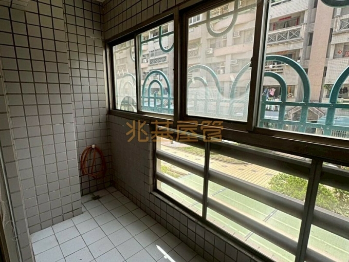 兆基社會住宅🏡電梯四房兩衛，含平面車位免仲可租補（第10張）