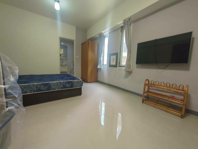 🔥免仲介費・可租補🔥 全新整理  西區 精緻寬敞大套房（第1張）