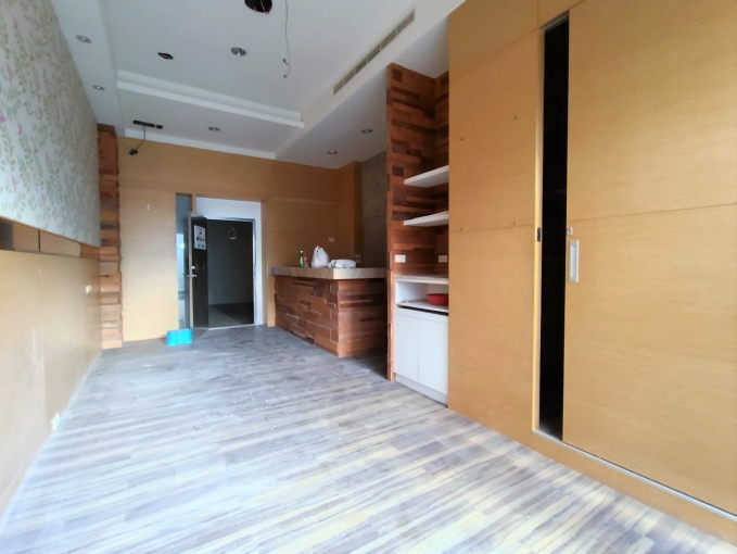 逢甲熱鬧結市西屯路整棟透店（第13張）