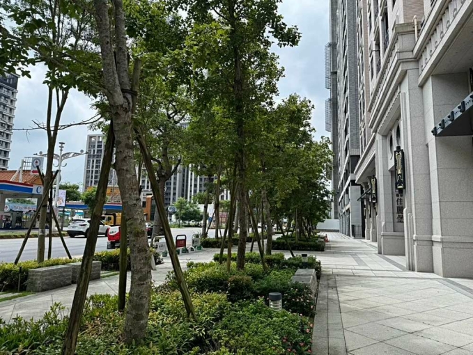 小檜溪核心商圈賺錢金店面出租~挑高6.4米~（第10張）