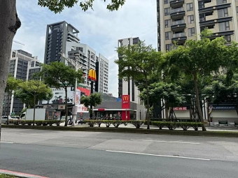 小檜溪核心商圈賺錢金店面出租~挑高6.4米~（第6張）