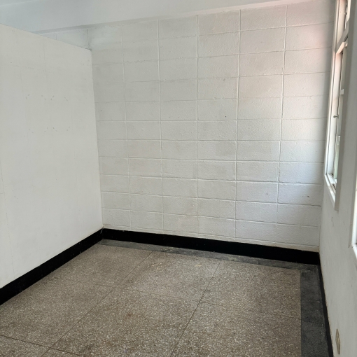 前房客用來辦公聯絡會面，住他處（第5張）