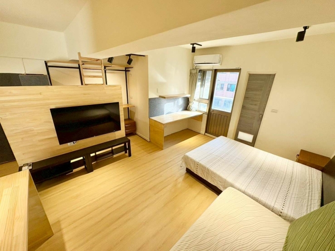 🧡請加賴🧡電梯美屋🧡租屋補助🧡陽台獨洗🧡流理台🧡百萬裝潢🧡代收包裹🧡（第1張）