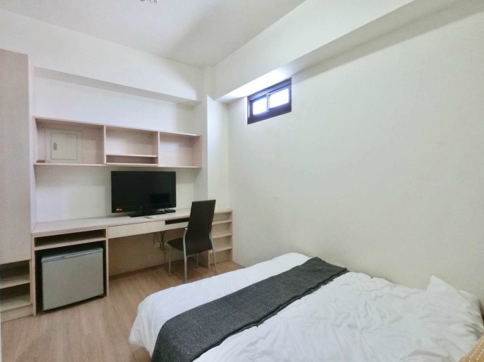 近火車站❤️可雙租補✨室內機車位✨系統裝潢✨小資學生必看（第4張）